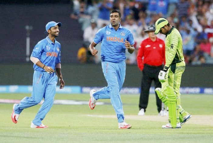 india pakistan, india pakistan match photo, india vs pakistan, india pakistan match, india pakistan match photos, match pictures ind pak, india pakistan world cup, india pakistan world cup gallery, india pakistan gallery, cricket news, cricket