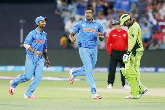 india pakistan, india pakistan match photo, india vs pakistan, india pakistan match, india pakistan match photos, match pictures ind pak, india pakistan world cup, india pakistan world cup gallery, india pakistan gallery, cricket news, cricket