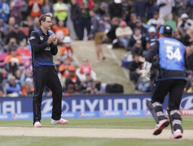 World Cup 2015, World Cup live, World Cup pictures, CWC 2015, ICC cricket world cup 2015, New Zealand vs Sri Lanka, Sri Lanka vs New Zealand, NZ vs SL, Sl vs NZ, Trent Boult, Daniel Vettori, Corey Anderson, Kane Williamson, Brendan McCullum, Lasith Malinga, Kumar Sangakkara, Cricket, Sports, Cricket News, Cricket Score, Sports news