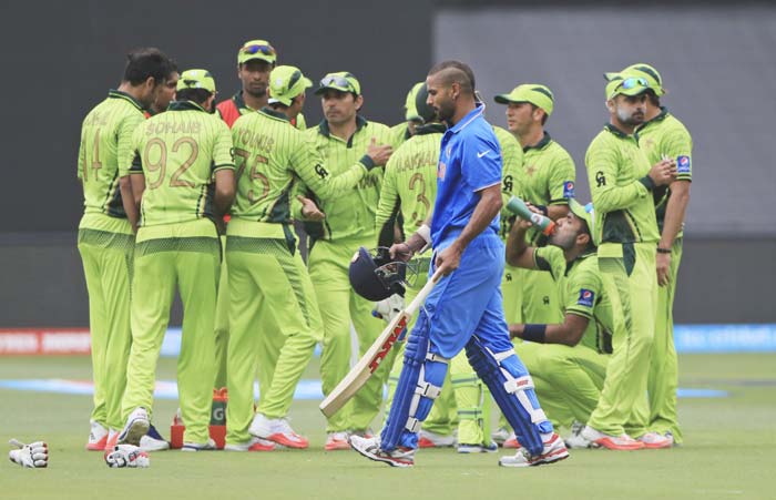 india pakistan, india pakistan match photo, india vs pakistan, india pakistan match, india pakistan match photos, match pictures ind pak, india pakistan world cup, india pakistan world cup gallery, india pakistan gallery, cricket news, cricket