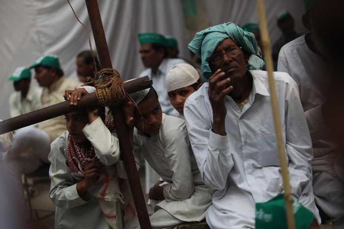 Anna Hazare, Land Acquisition Act, Congress, Digvijay Singh, Ajay Maken, Deepender Hooda