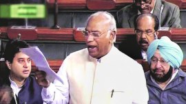 Mallikarjun Kharge, Demonetisation, Demonetisation and Parliament discussion, Discussion on Demonetisation, latest news, India news, Demonetisation and Central Government, Latest news, Narendra MOdi, Rahul Gandhi news, Latest news, India news