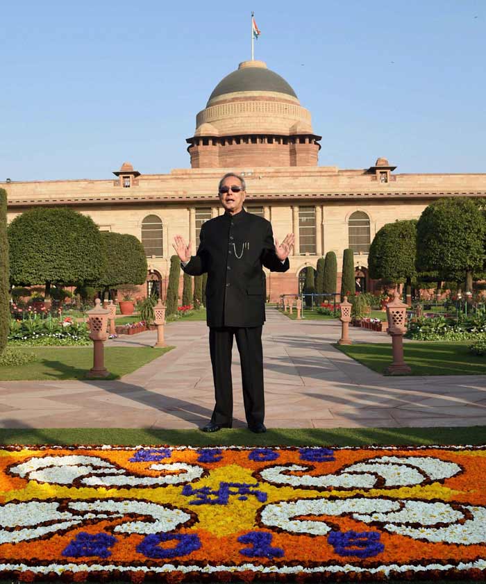 mughal garderns, lughal garden open, mughal gardens open, mughal gardern pranab mukherjee, mughal garderns delhi, mughal garderns pictures, india news, news,