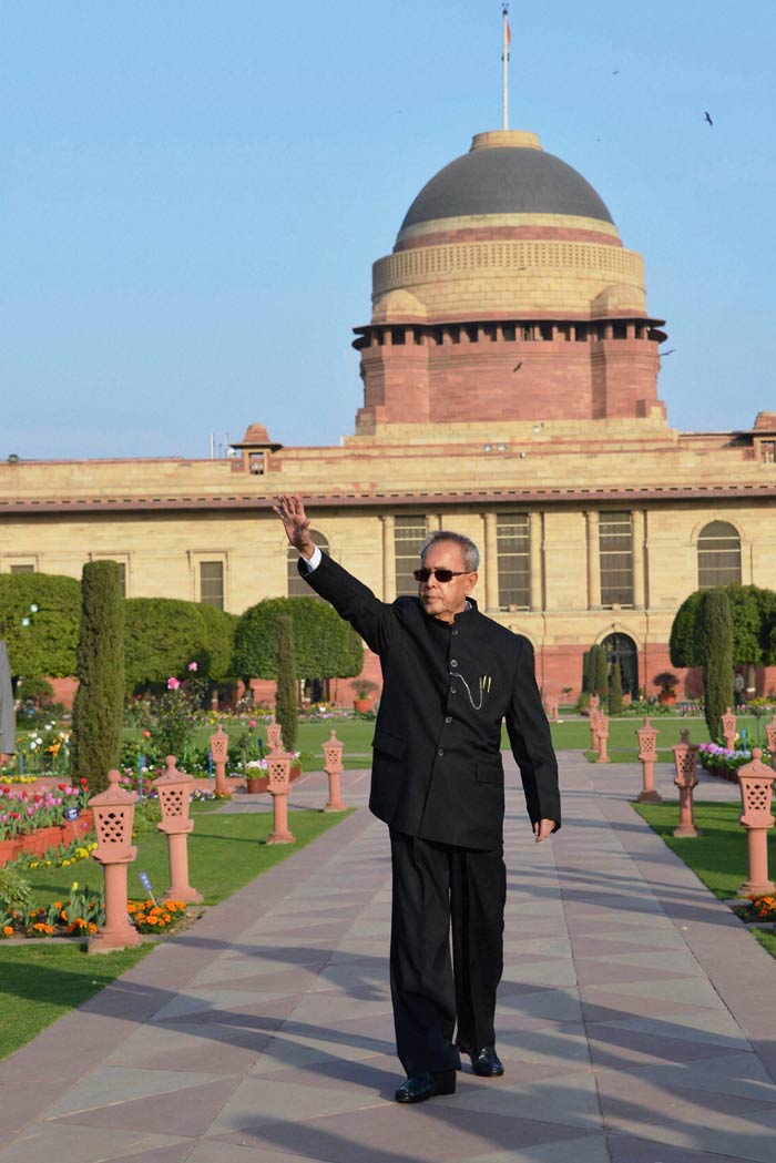 mughal garderns, lughal garden open, mughal gardens open, mughal gardern pranab mukherjee, mughal garderns delhi, mughal garderns pictures, india news, news,