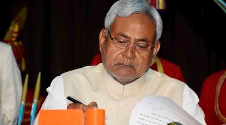 Nitish Kumar sworn in as Bihar CM, it’s old cabinet minus Manjhi men ...