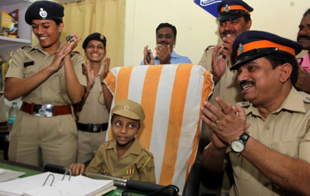 Mahak Singh, MAke a wish foundation, Wish granted for cancer kid, Mahak Singh police officer for a day, MAhak singh wish, Cancer patient wish, Mumbai news, local news