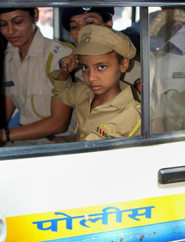 Mahak Singh, MAke a wish foundation, Wish granted for cancer kid, Mahak Singh police officer for a day, MAhak singh wish, Cancer patient wish, Mumbai news, local news