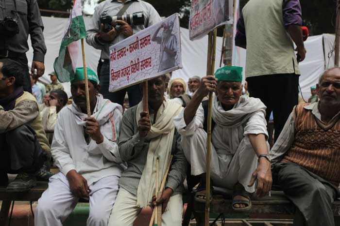 Anna Hazare, Land Acquisition Act, Congress, Digvijay Singh, Ajay Maken, Deepender Hooda