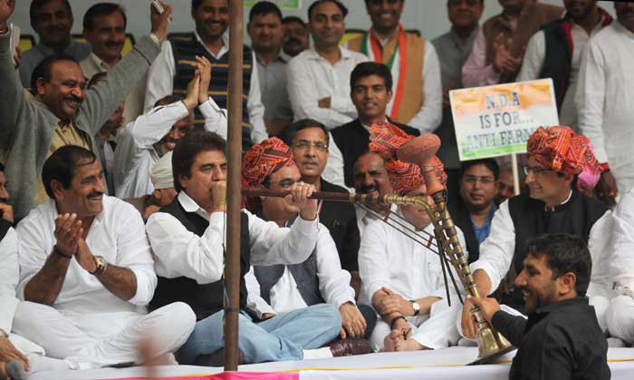 Anna Hazare, Land Acquisition Act, Congress, Digvijay Singh, Ajay Maken, Deepender Hooda