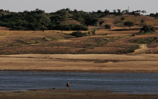 chambal river, bandits, bandits chambal river, mining, mining india, mining chambal river, UP mining, sand mining, illegal sand mining, UP sand mining, picture gallery, india news, indian express
