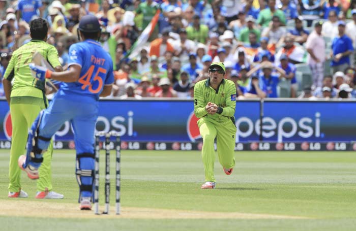 india pakistan, india pakistan match photo, india vs pakistan, india pakistan match, india pakistan match photos, match pictures ind pak, india pakistan world cup, india pakistan world cup gallery, india pakistan gallery, cricket news, cricket