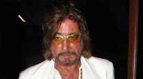 Shakti Kapoor gets robbed and wounded