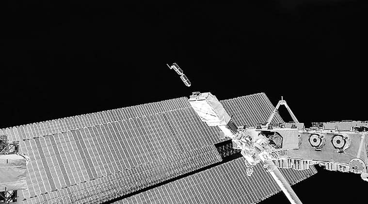 The satellites that Internet companies have become enamoured of use lower orbits and can cover the world to put online the 3 billion who do not have Internet access.