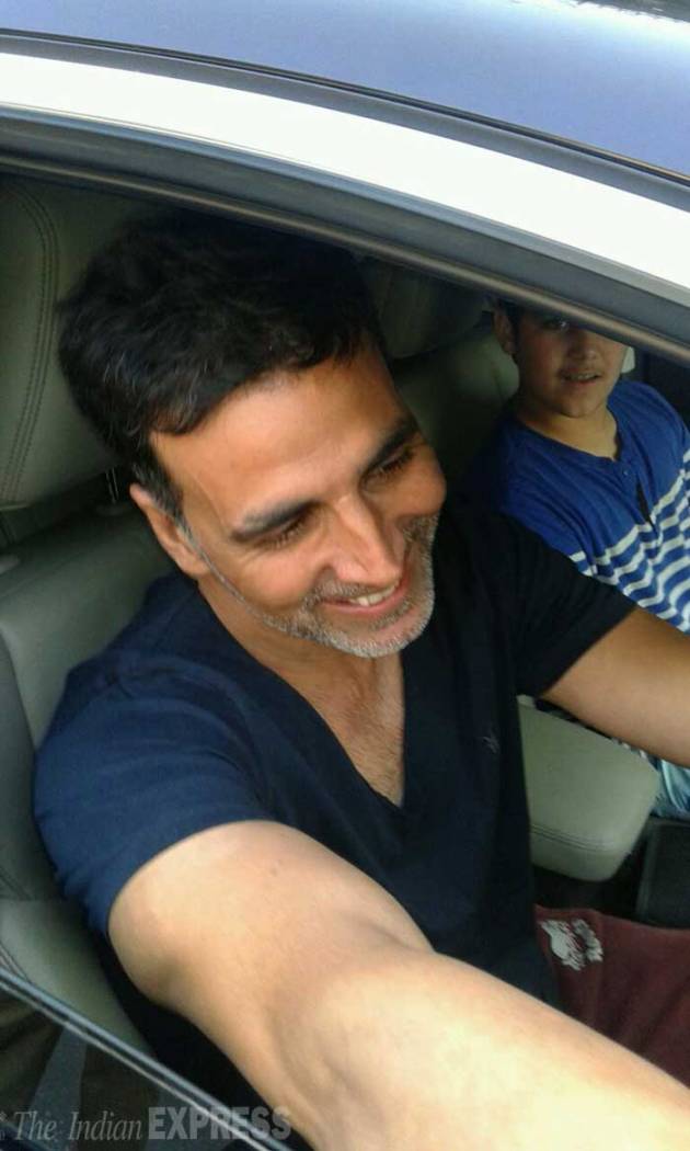 holi, holi 2015, salman khan holi, sunny leone holi, salman khan, sunny leone, sonakshi sinha holi, akshay kumar holi, esha deol, madhuri dixit, akshay kumar, sophie choudry