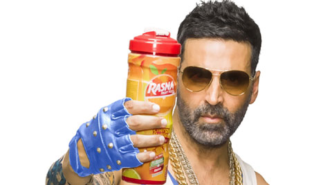 akshay kumar wear shoes brand name