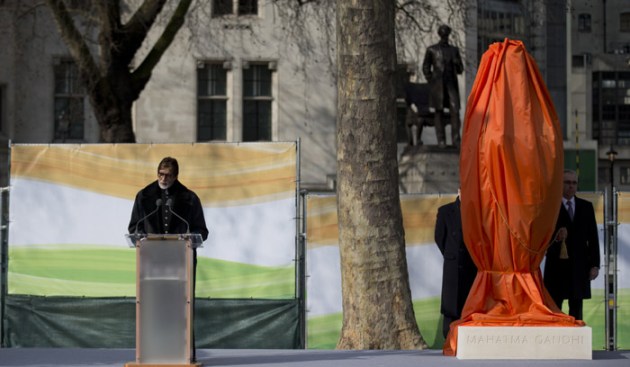 London Gandhi Statue, Amitabh Bachchan, Mahatma Gandhi, London Mahatma Gandhi statue, Gandhi Bronze Statue, Parliament Square, Churchill, Arun Jaitley, David Cameron, UK PM, Gopalkrishna Gandhi, half-naked fakir, gandhi's 70th death anniversary, London, UK, Indian freedom fighter, father of the nation, Bapu, gandhi statue london photo, gandhi photo,