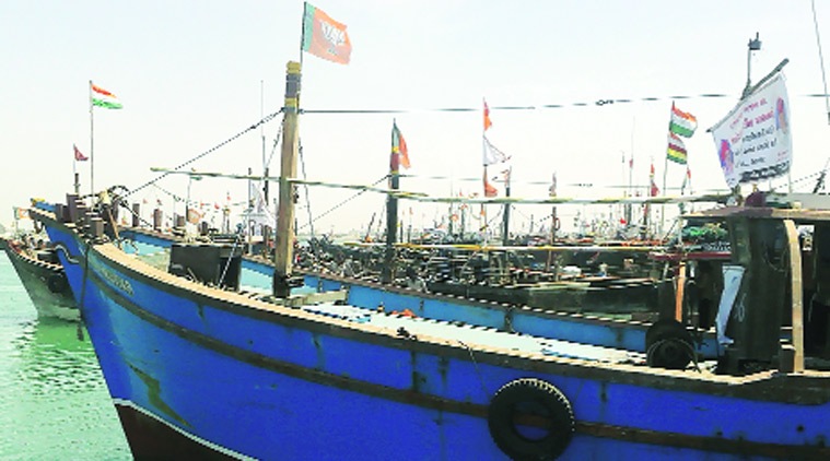Coast guard, Indian Coast Guard , Pakistan boat, Pakistan, India, Narcotics Control Bureau, fishing trawler, Porbandar police, ahmedabad news, city news, local news
