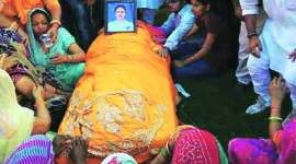 dornier-cremation-thumb dornier crash, navy plane crash, plane crash, dornier plane crash, indian navy officers cremated, crash officers cremated, delhi news