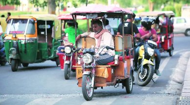 Will regulate e-rickshaws to avoid traffic chaos: Delhi govt