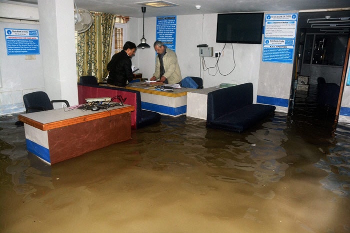 Kashmir flood, Jammu flood, Flashflood in Kashmir, Kashmir weather, Jammu weather, Jhelum river, Flood in Kashmir, Valley flood, Indian Army, flood relief, J&K govt, Jammu and Kashmir, J&K news, India news, National news, top stories