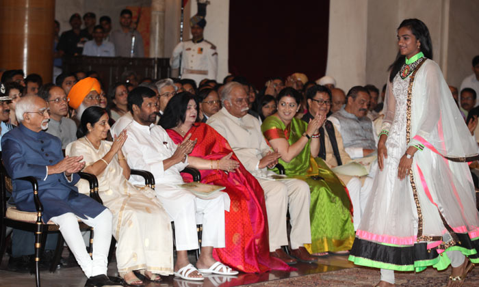 Smriti Irani, Sushma Swaraj, Ramvilas Paswan, Hamid Ansari, PV Sindhu, Padma awards, Padma awards 2015, Bharat Ratna awards, Padma Shri,LK Advani, Advani, President of India, Pranab Mukherjee, PM Modi, 2015 Padma awards, Padma award photo, Padma bhushan, PAdma Bibhusan, India news, top stories