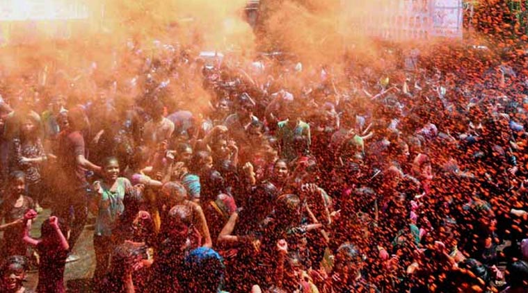holi, holi delhi, holi accidents