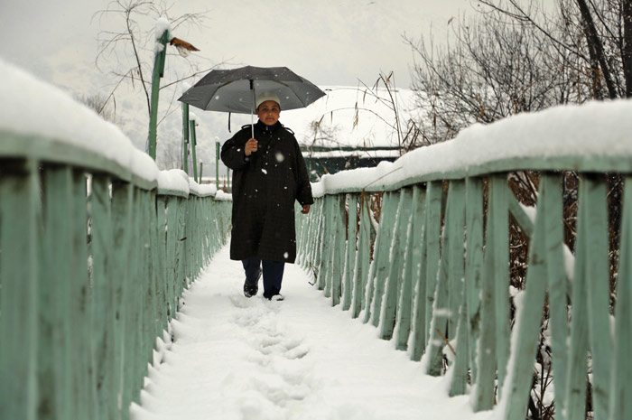 Srinagar, Snow fall in Srinagar, Srinagar news, Latest news, Snow fall news, Latest news, India news, National news, Kashmir news, Kashmir news, Latest news