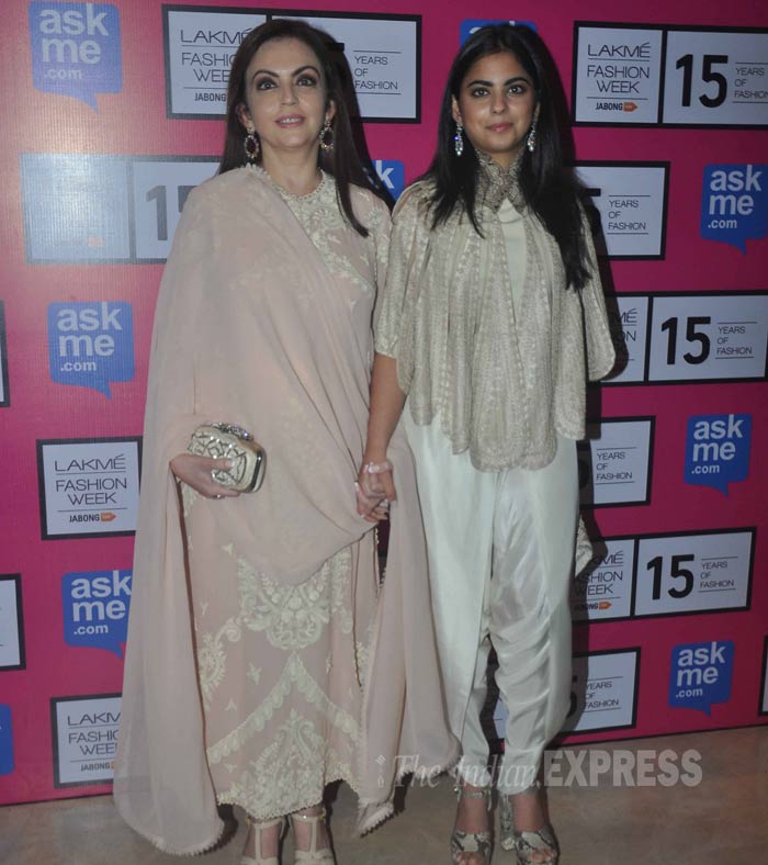 Nita Ambani, Isha Ambani