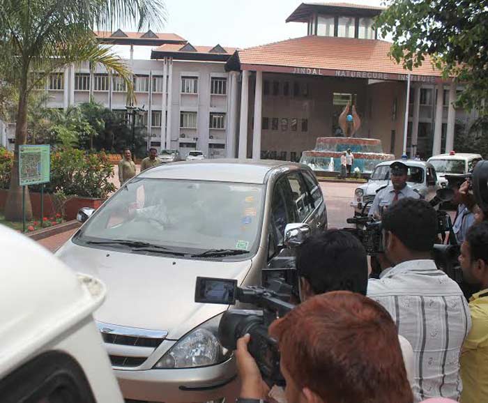 Arvind Kejriwal, Arvind Kejriwal Bangalore, Arvind Kejriwal naturopathy treatment, AAP, Aam Aadmi party, Jindal Nature Cure Institute, Bangalore, india news, indian express