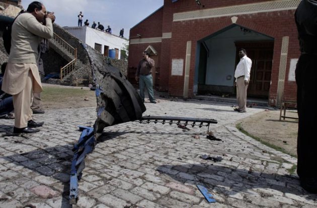 Lahore blast, Lahore church blast, Pakistan church attack, Suicide bomb Lahore, suicide bomb church, Pakistani Christians, Christians attacked, Lahore Christians attack, suicide bombing, Pakistan suicide bombings, Lahore suicide bombings, Pakistan news, world news, international news, lahore blast news, lahore blast photo