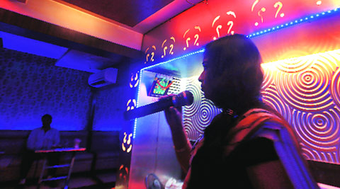 Women waiters bar singers pin hopes on extended nightlife Mumbai