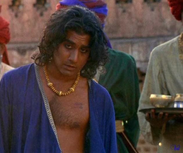 Naveen Andrews