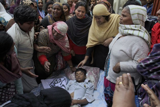 Lahore blast, Lahore church blast, Pakistan church attack, Suicide bomb Lahore, suicide bomb church, Pakistani Christians, Christians attacked, Lahore Christians attack, suicide bombing, Pakistan suicide bombings, Lahore suicide bombings, Pakistan news, world news, international news, lahore blast news, lahore blast photo