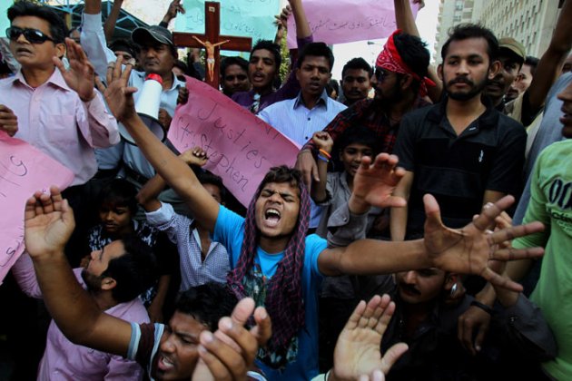 Lahore blast, Lahore church blast, Pakistan church attack, Suicide bomb Lahore, suicide bomb church, Pakistani Christians, Christians attacked, Lahore Christians attack, suicide bombing, Pakistan suicide bombings, Lahore suicide bombings, Pakistan news, world news, international news, lahore blast news, lahore blast photo