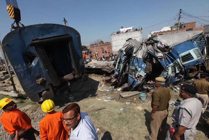 Train accident, Dehradun-Varanasi Janta Express, Bachrawan Railway Station, train derail