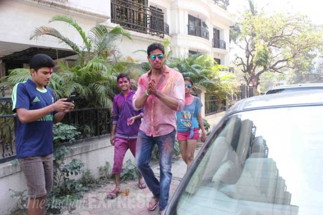 holi, holi 2015, salman khan holi, alia bhatt holi, alia bhatt sidharth malhotra, sunny leone holi, salman khan, sunny leone, sonakshi sinha holi, akshay kumar holi, esha deol, madhuri dixit, akshay kumar, sophie choudry
