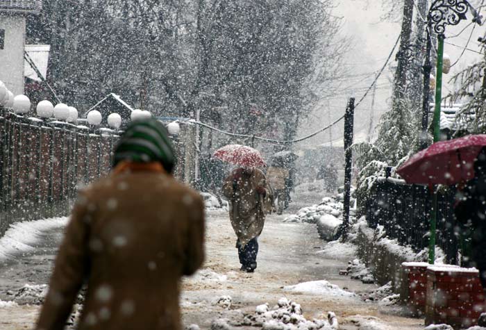 Heavy Snowfall And Hailstorm Disrupt Daily Life In North India ...