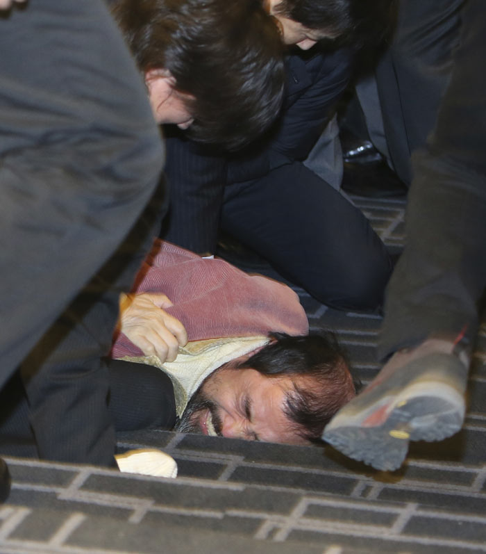 south korea attack, mark lippert attack, US ambassador attack, US envoy attack, US ambassador Mark Lippert, South Korea, south korea Knife attack, south korea news, asia news, world news, picture gallery, indian express