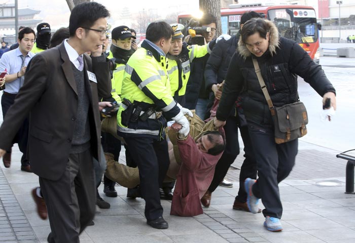 south korea attack, mark lippert attack, US ambassador attack, US envoy attack, US ambassador Mark Lippert, South Korea, south korea Knife attack, south korea news, asia news, world news, picture gallery, indian express