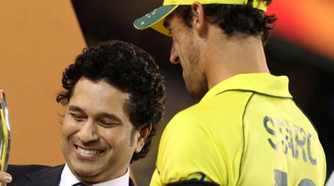 Sachin Tendulkar welcomed with loud cheers at the MCG