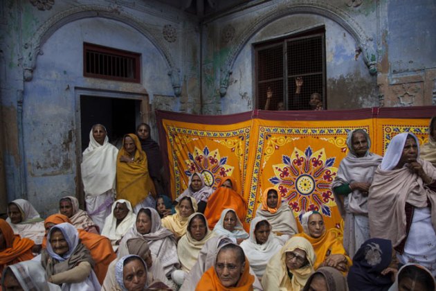 Holi, Holi celebrations, Vrindavan Holi