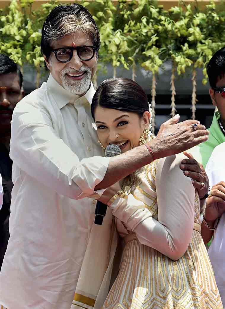 Aishwarya Rai, Abhishek Bachchan celebrate eight years of marriage, to