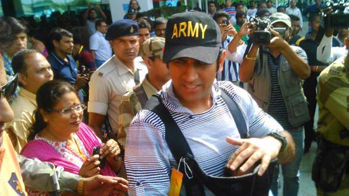 MS Dhoni, Suresh Raina, Dhoni photos, Ziva, Dhoni daughter Ziva, MS Dhoni India, Ziva photos, Dhoni daughter Ziva photos, Cricket Photos, Sakshi Dhoni, sakshi Dhoni photos, Sports Photos, Ziva Dhoni