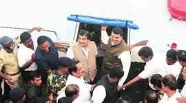 Seen as rivals by many, two leaders from Nagpur share stage to launch speed boat service from Bhaucha Dhakka in Mumbai to Mora in Uran