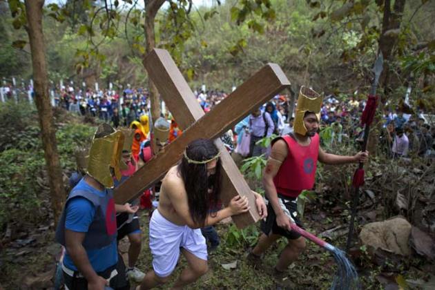 Good Friday, good friday worldwide, good friday india, good friday Filipino devotees, Filipino devotees, Jesus Christ, Philippines good friday, picture gallery, indian express picture gallery, indian express