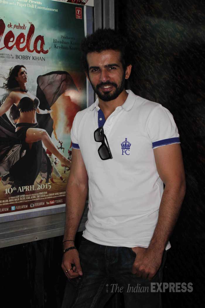 shah rukh khan, shah rukh khan pictures, shah rukh khan films, srk pics, jay bhanushali, ek paheli leela, jay bhanushali leela, farhan akhtar, vikas bahl, jackky bhagnani, isha koppikar