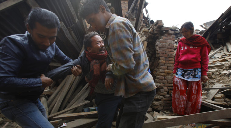 Nepal Earthquake Rescuers Dig With Bare Hands For Survivors As Death