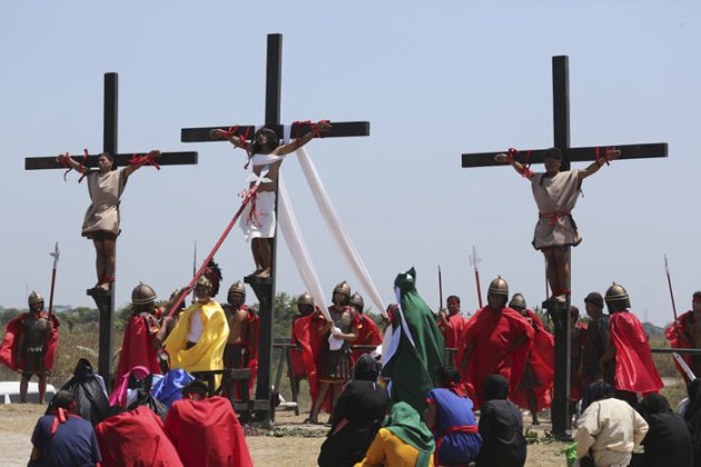 Good Friday, good friday worldwide, good friday india, good friday Filipino devotees, Filipino devotees, Jesus Christ, Philippines good friday, picture gallery, indian express picture gallery, indian express