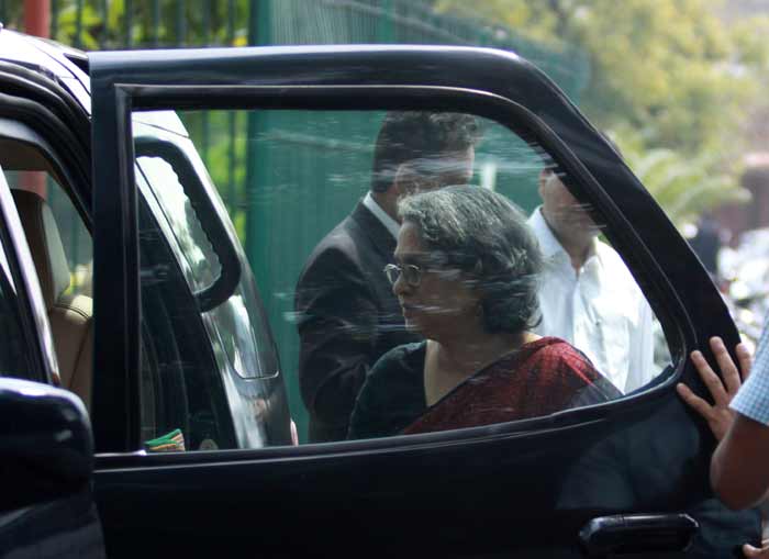 Coal scam, Manmohan Singh, Manmohan Singh's daughters, Upinder Singh, Former Indian PM, Daman Singh, Prevention of Corruption Act, Supreme Court, New Delhi, Scams, P C Parakh, Hindalco coal scam, coal scam pictures