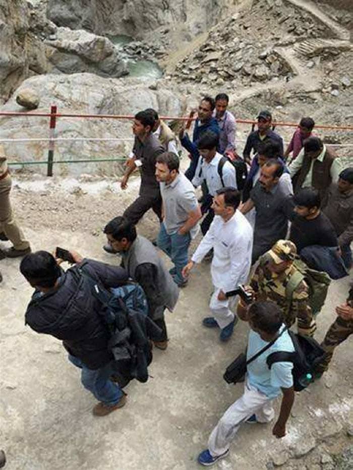 Rahul Gandhi, Rahul, Rahul in Kedarnath, Rahul in Uttarakhand, Kedarnath temple, Rahul Kedarnath temple, Uttarakhand flashflood, Uttarakhand landslide, Kedarnath devastation, Rahul Gandhi photo, Kedarnath photo